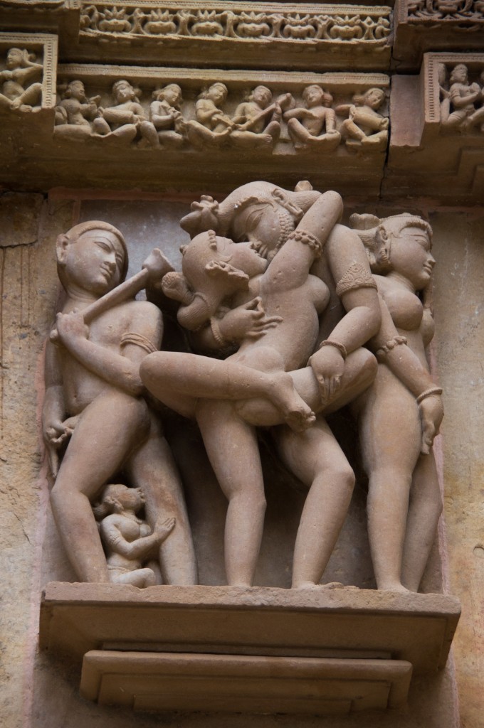 Скульптуры и барельефы Храмов Любви в Каджурахо